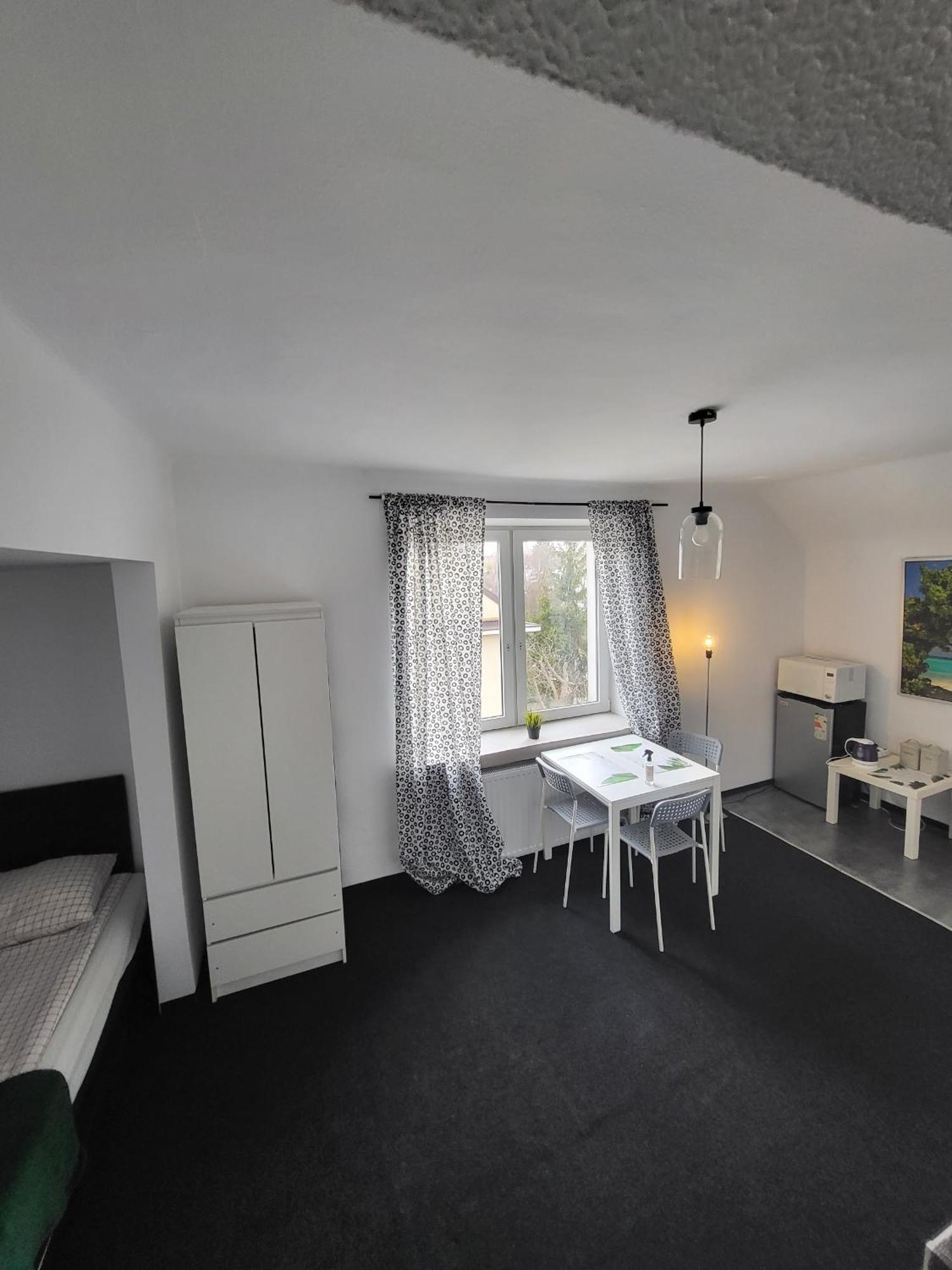 Charmed Homestay - Zaczarowany Varşovia Exterior foto